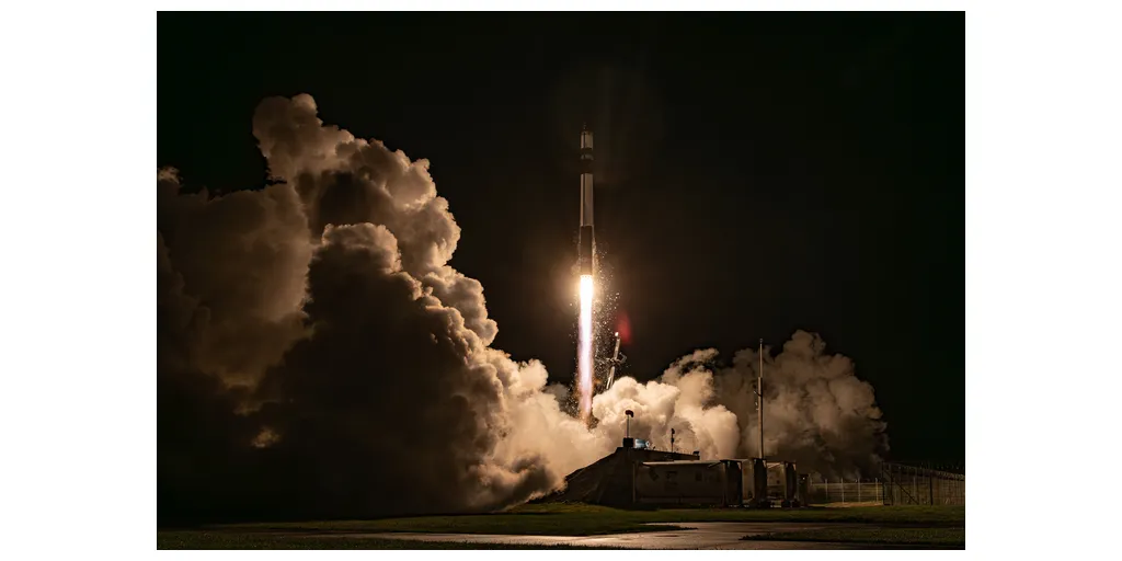 F50_Lift_Off-001_Med