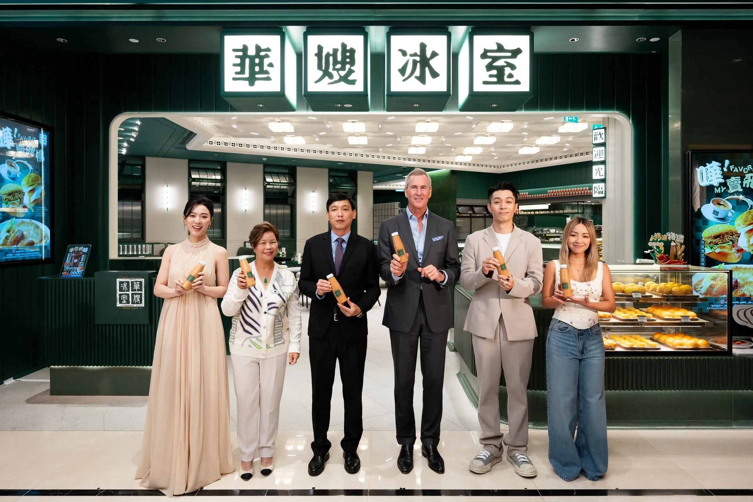 Left-Venus-Waso-Hoi-Io-Meng-Kev