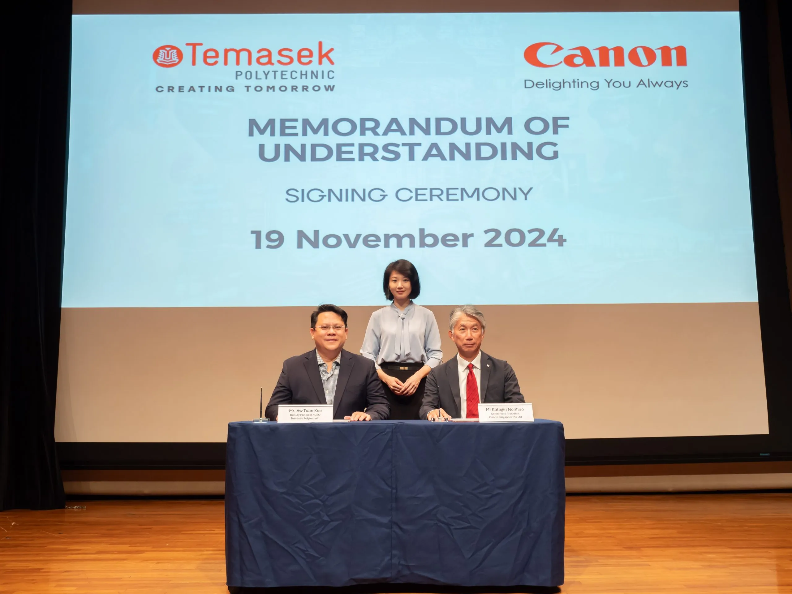Caption-Canon-Singapore-and-Tema