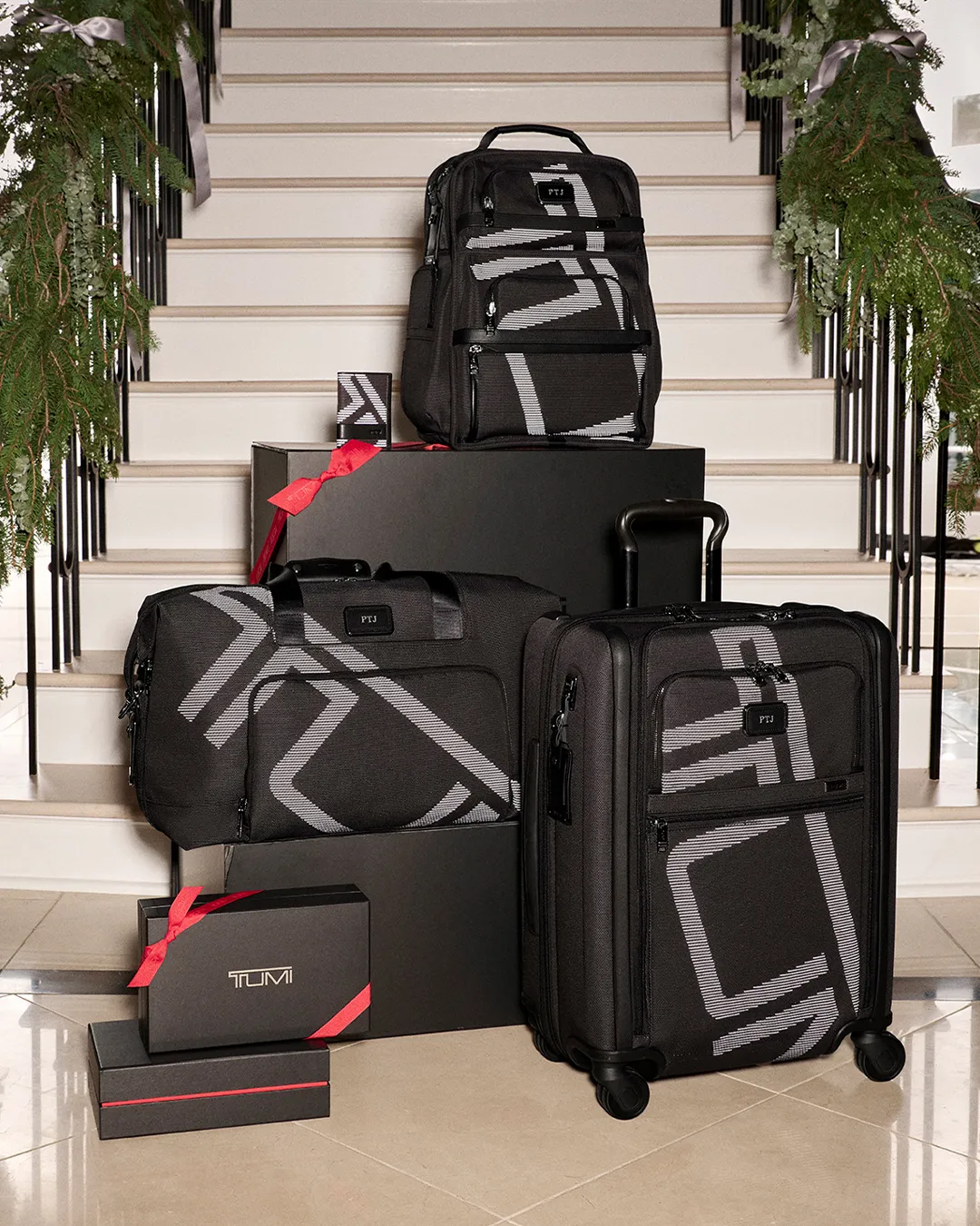 TUMI-Holiday-4