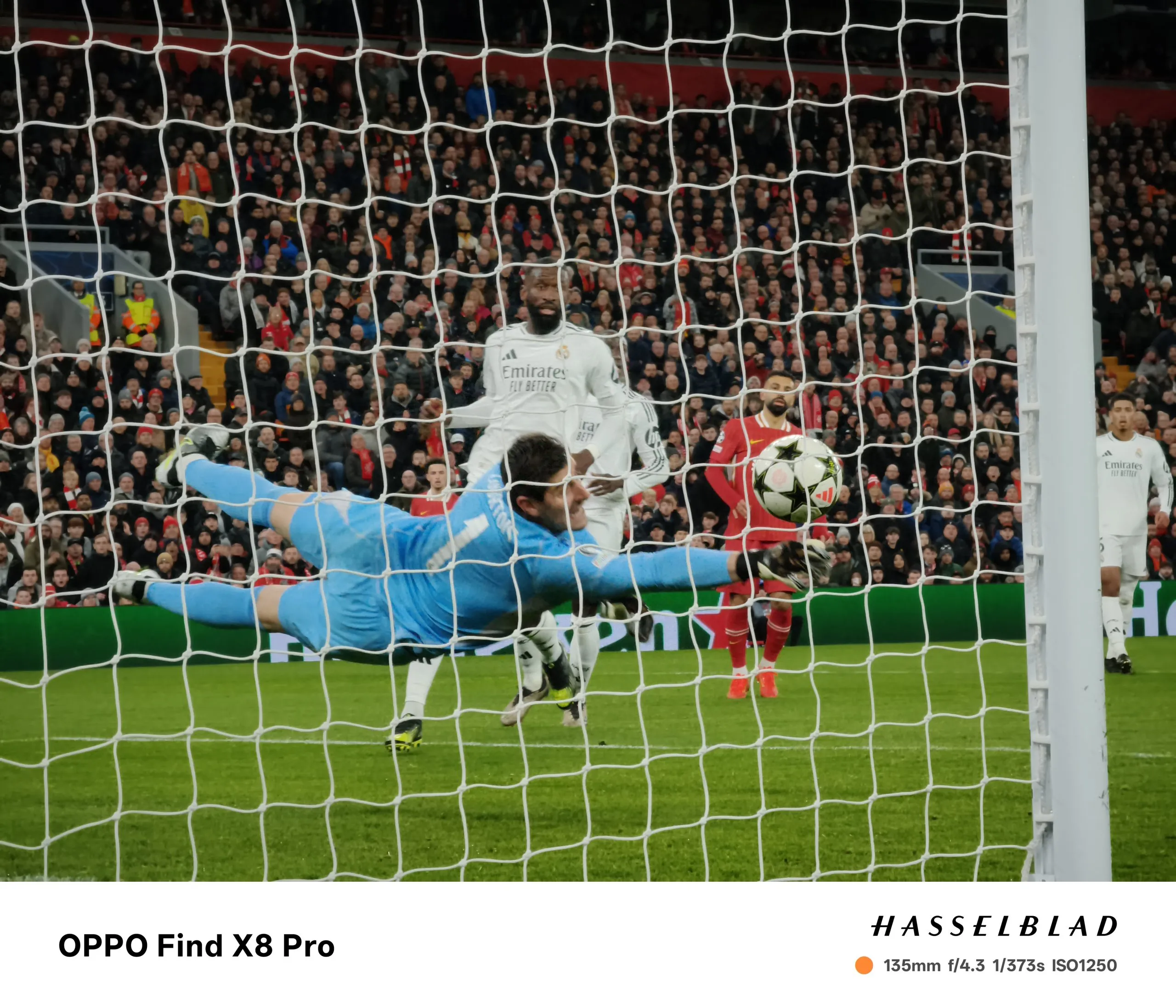 A-spectacular-diving-save