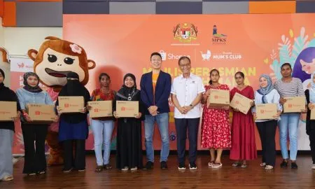 Center Tan Ming Kit Head Of Mar