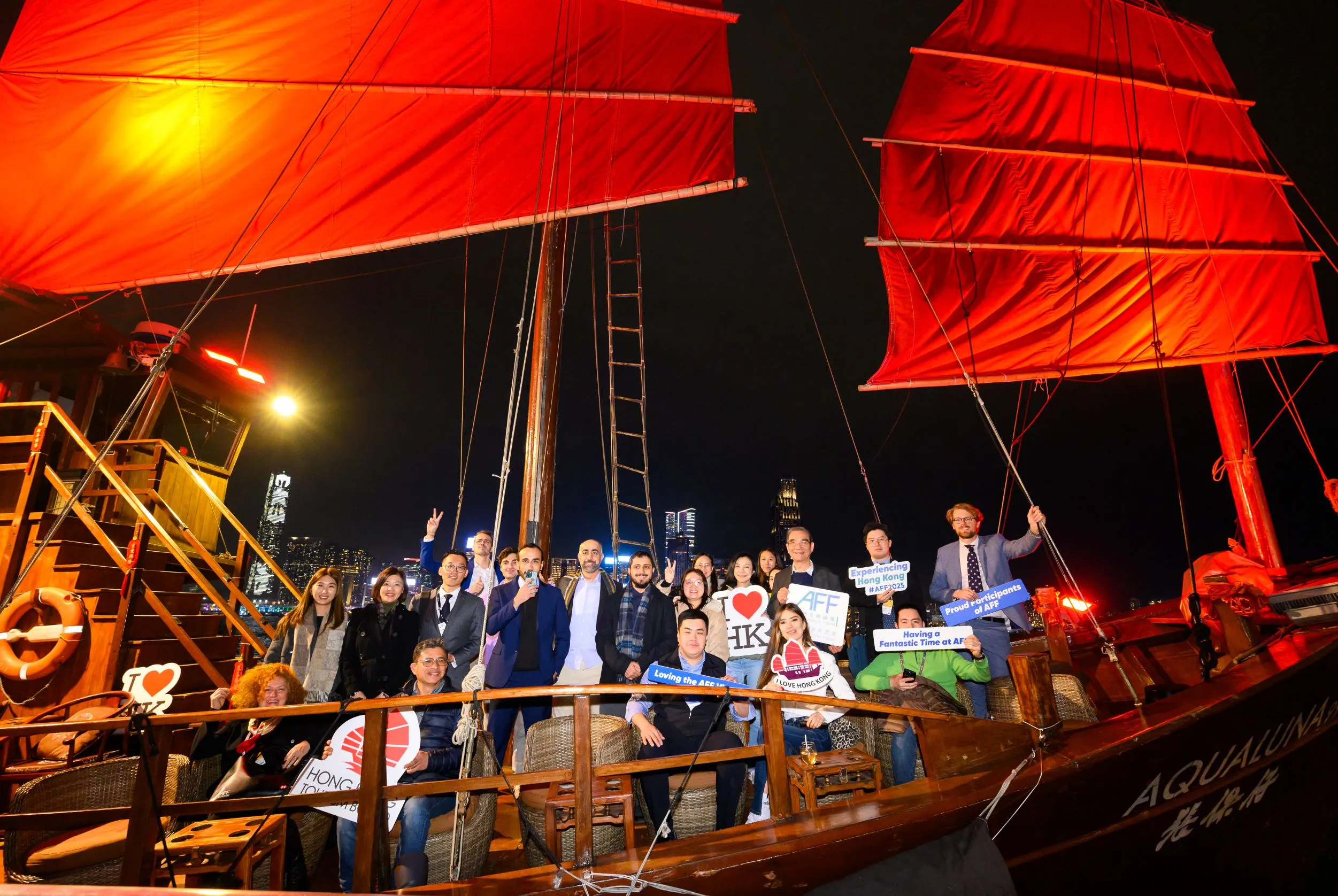 HKTB-AFF-AquaLuna-09