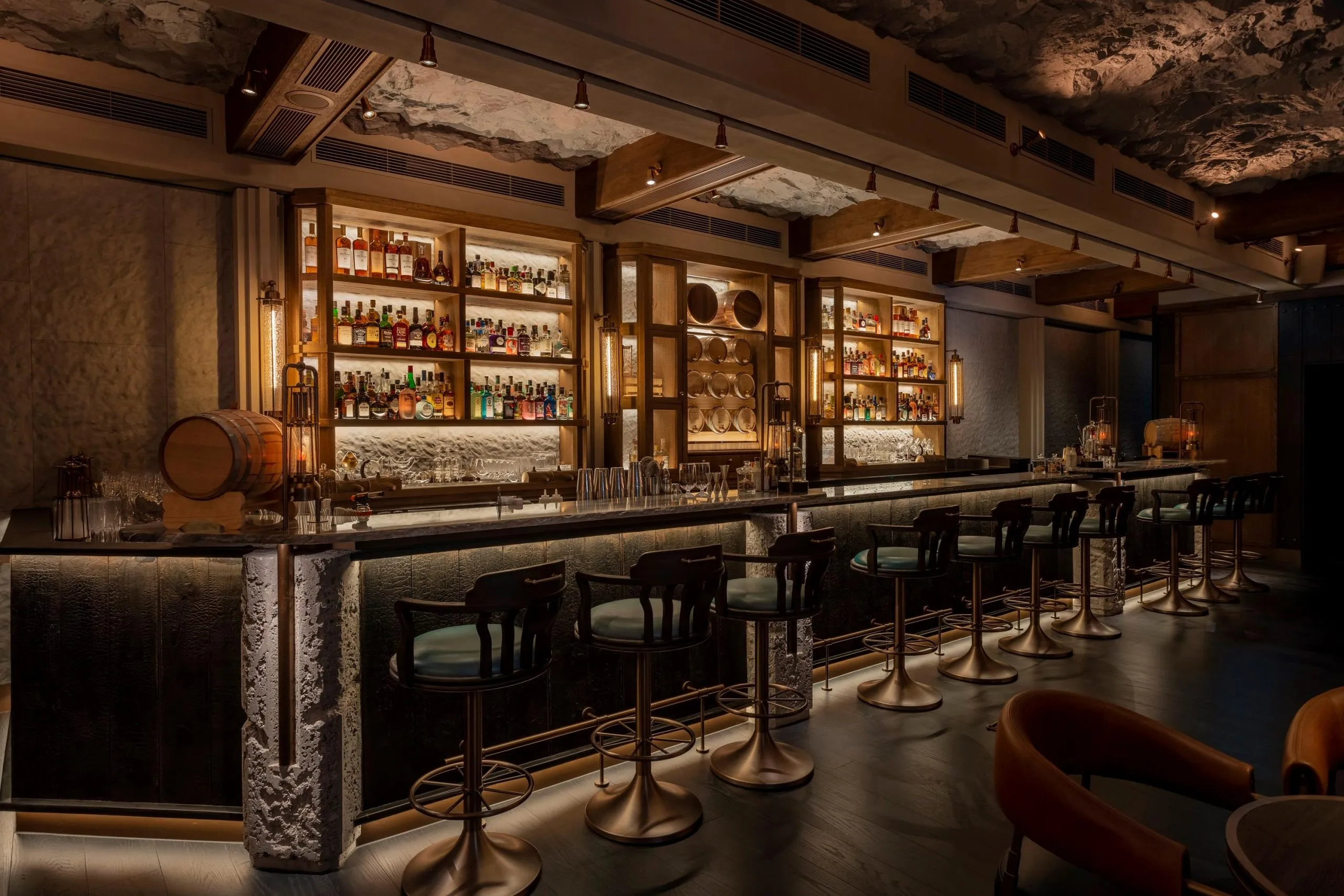 Long-Bar-at-Raffles-at-Galaxy-Ma