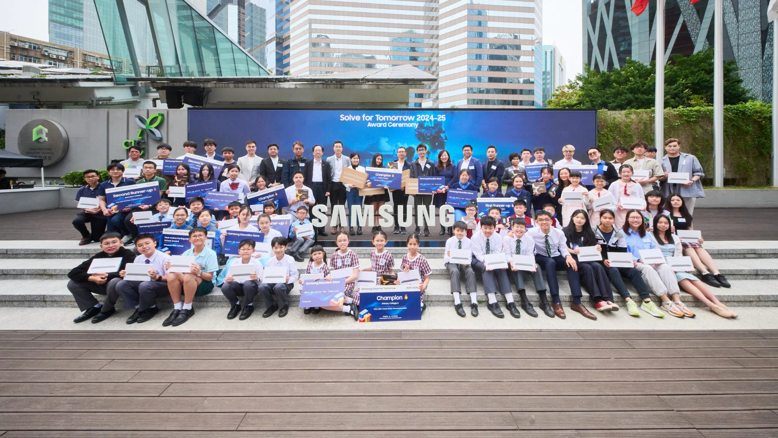 Group-photo-with-all-awardees