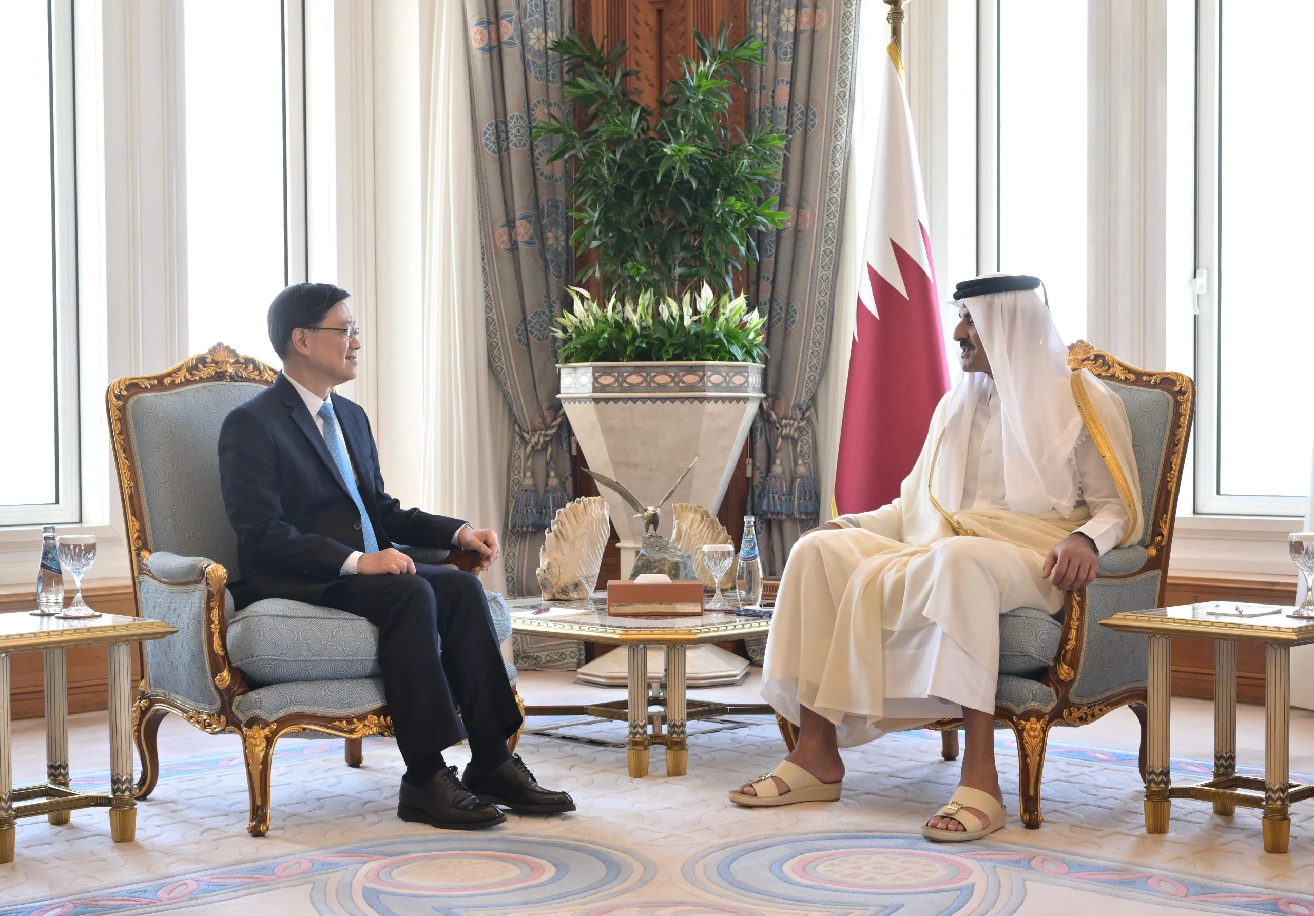 Mr-Lee-meets-the-Amir-of-Qatar-M